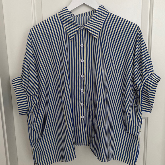 Blue and cream stripe blouse with collar and pleated arm holes - Picture 1 of 1